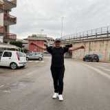 Un atteggiamento che lo ha portato naturalmente a farsi amare da tutto il Villaggio. E cos� quando dieci anni � stato operato per un tumore alla gola che gli ha tolto quasi del tutto la voce, la comunit� si � stretta attorno a lui